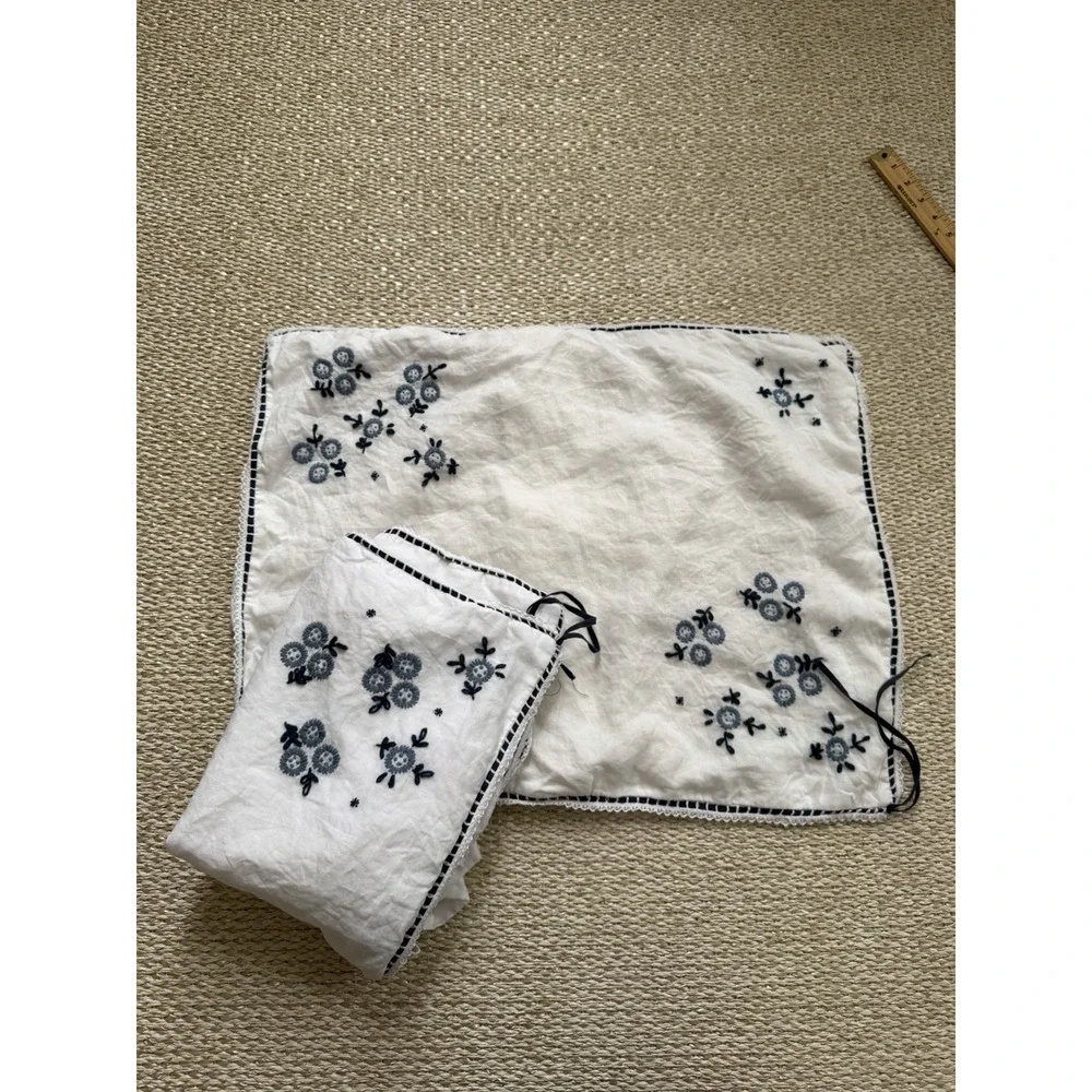 Vintage Lauren Ralph Lauren White Blue Floral Trim Embroidered Pillow Cases Sham